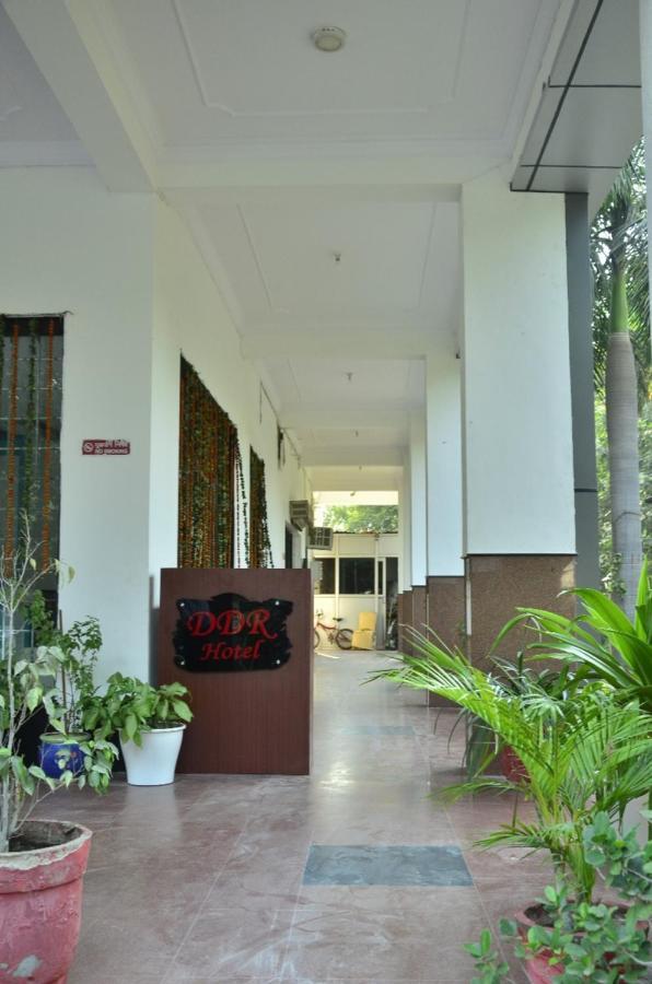 Ddr Hotel Residency Gurgaon Exteriör bild